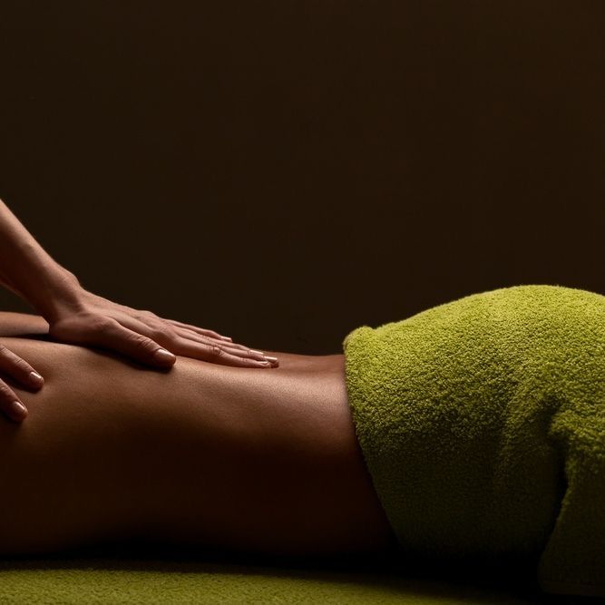 massage relaxant du dos apaisant et relaxant